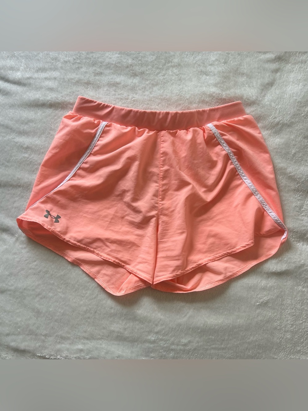 Under Armour Fly By 2.0 Shorts – Coral – Size Small - Picture 1 of 3